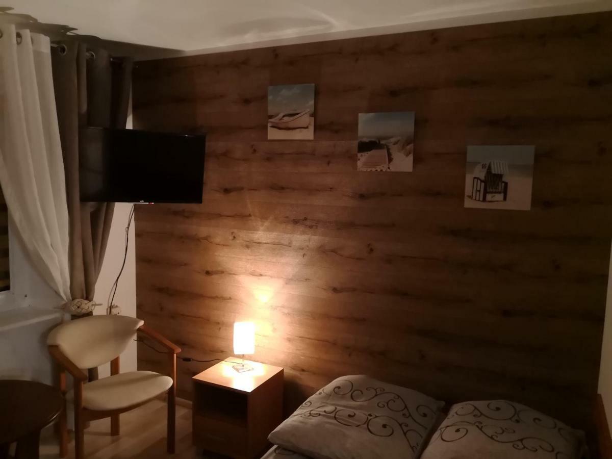 Pokoje Wakacyjne - Wizygran Leba Exteriér fotografie